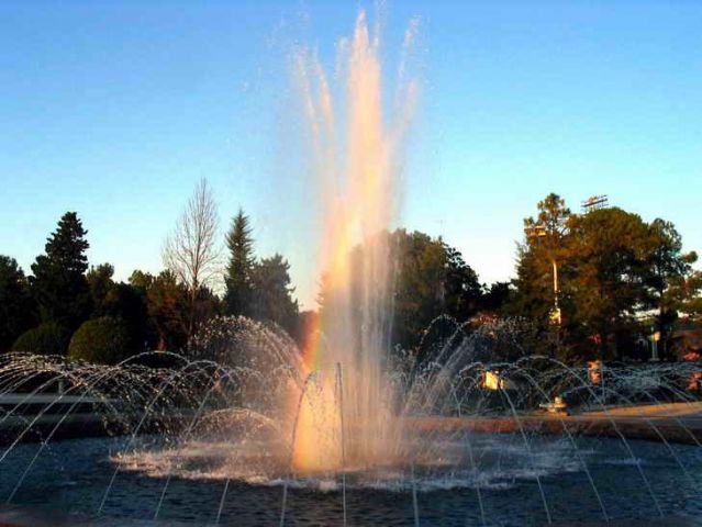 Радуга в фонтане