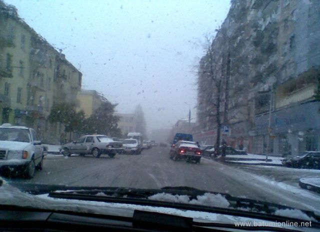 Снег и ветер в районе "швейки"