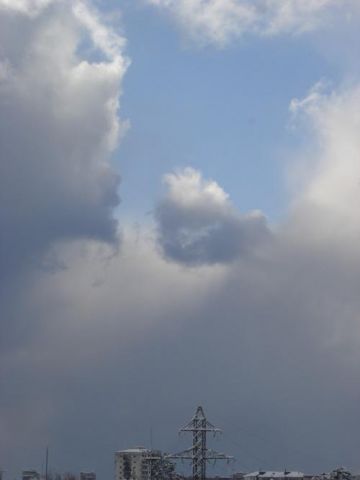 Снежные тучи над городом