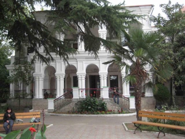 Дворец пионеров в Алуште (именее купца Стахеева Н.Д.)