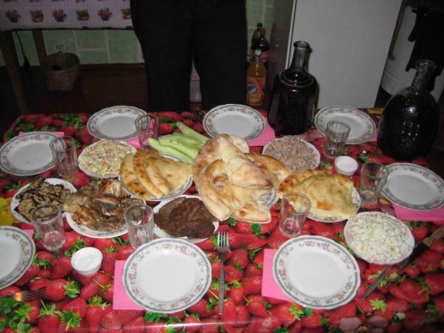 В предвкушении застолья...