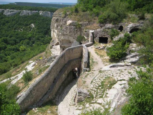 Чуфут-Кале (Малые ворота)