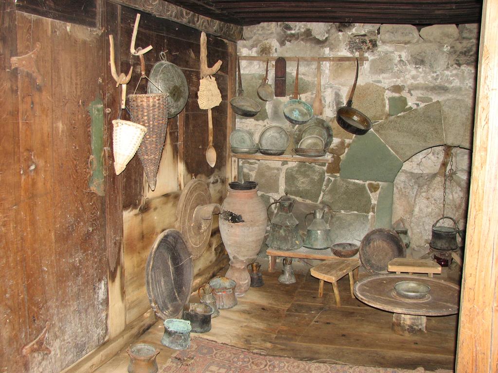 Древнее жилище жителя Мачахельского ущелья