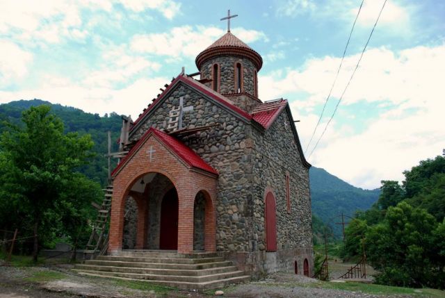 Строящаяся церковь