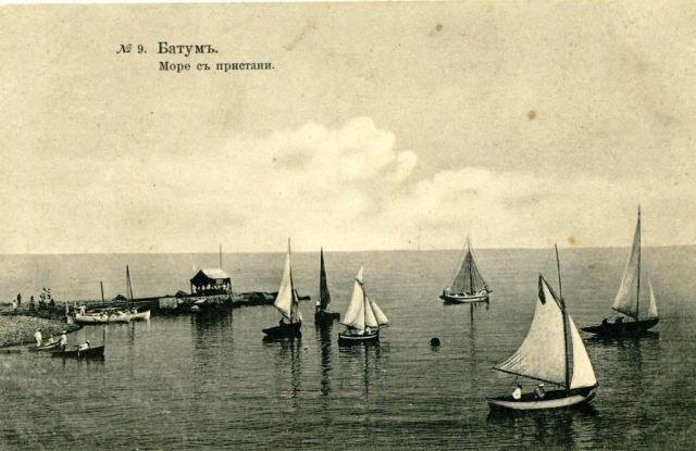 Батумъ.Волнорез