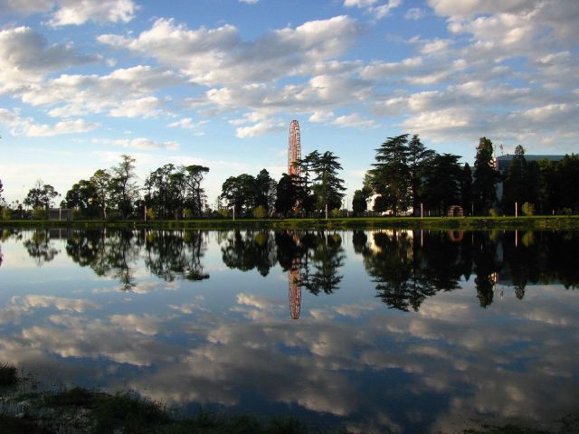 Зеркальная вода