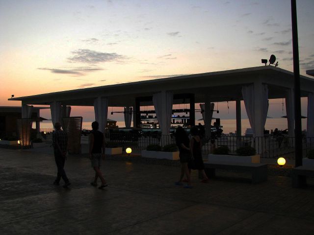 Прогулка по бульвару