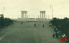 Батумъ Батуми , Колонада на бульваре 30-е годы
