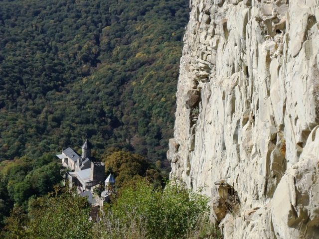 Вблизи монастыря Антония Марткопского (октябрь 2011)