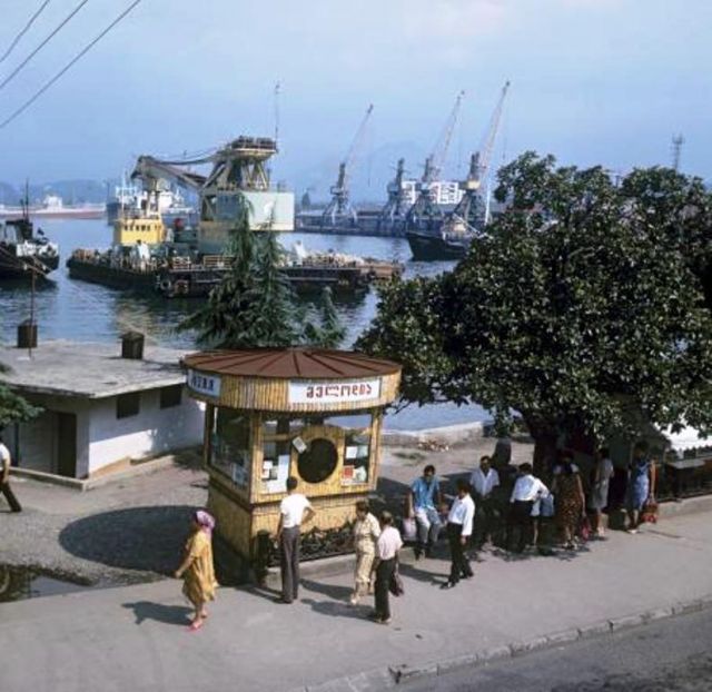 tn756x441 26 batumi        Прогулка вдоль Набережной, 1975 год.
